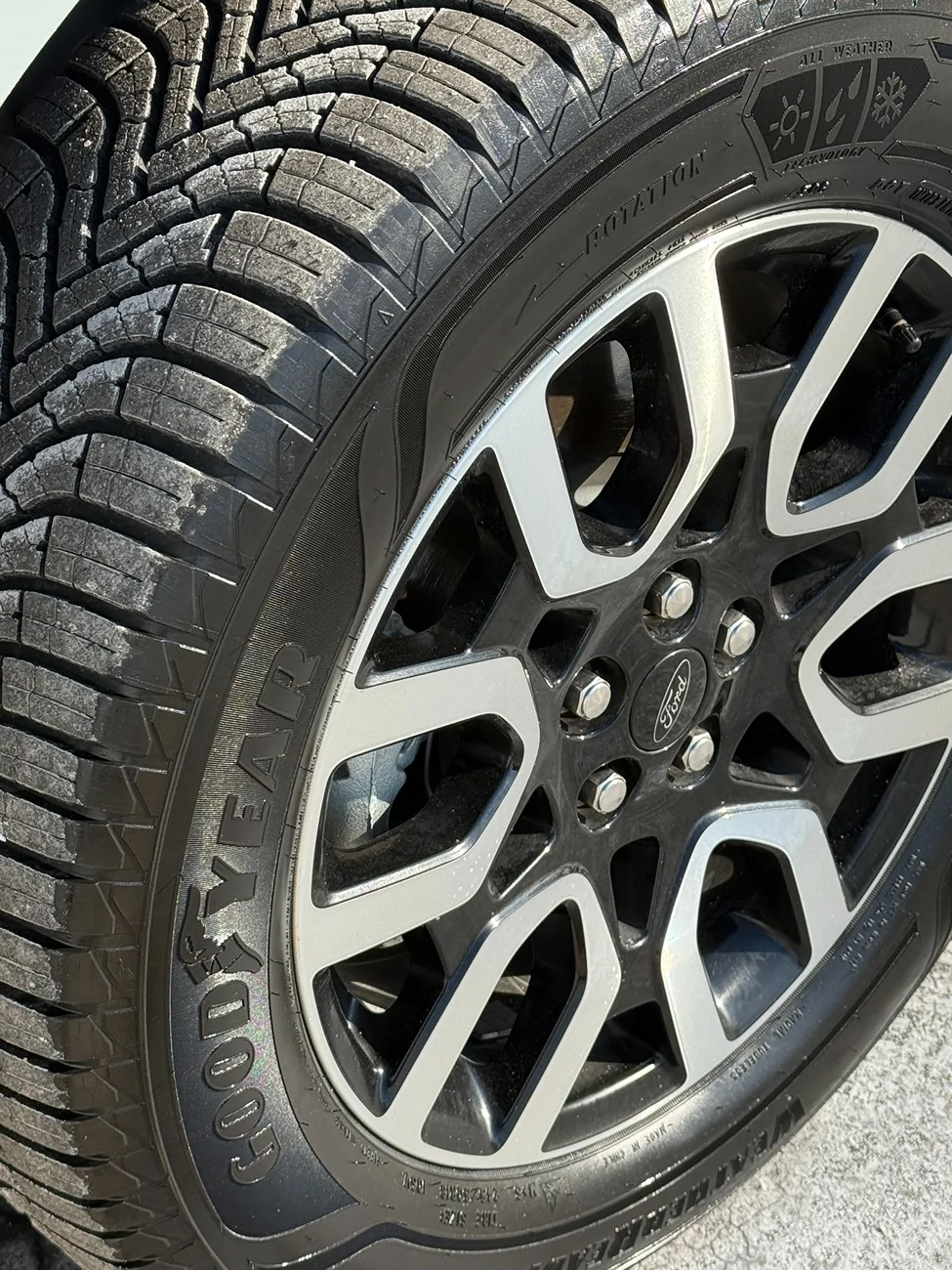 Ford Maverick Tire replacement time is approaching. IMG_1676