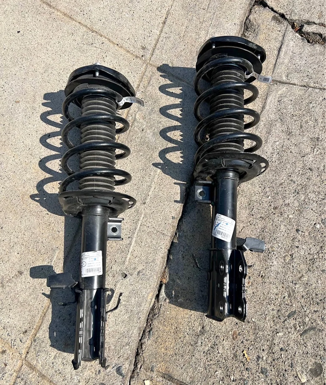 Ford Maverick WTB : STOCK front sping / strut assembly IMG_4637