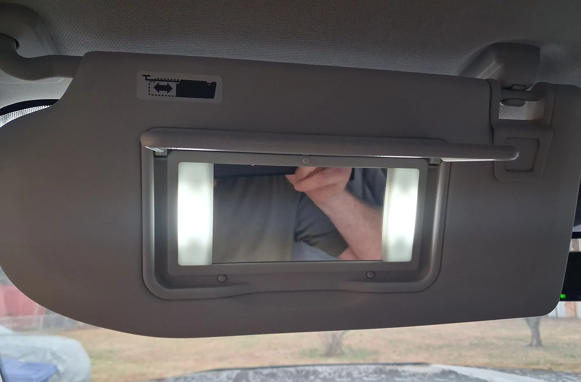 Ford Maverick Lighted Lariat sun visors plus LED lamps $100 shipped. 175
