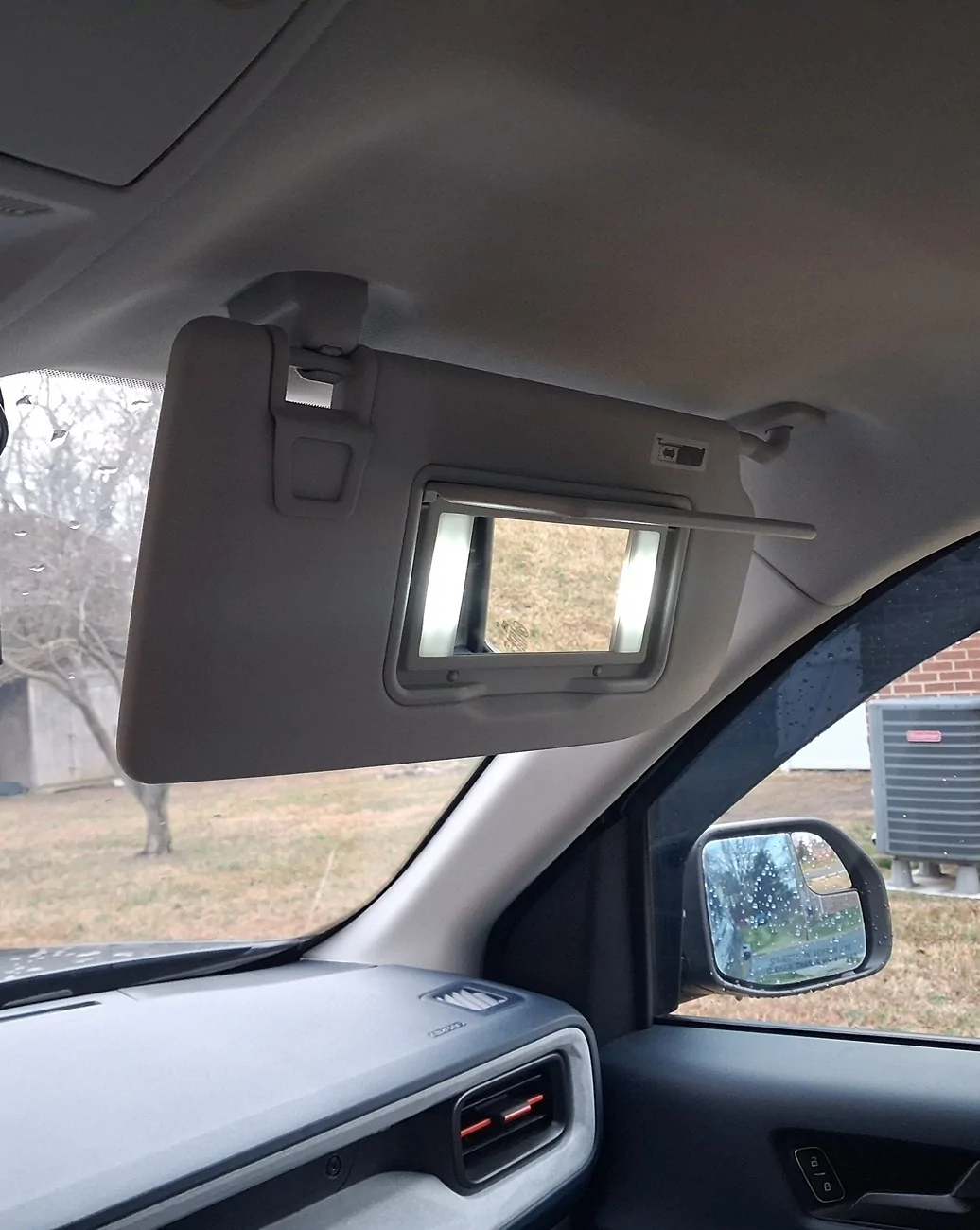 Ford Maverick Lighted Lariat sun visors plus LED lamps $100 shipped. 176