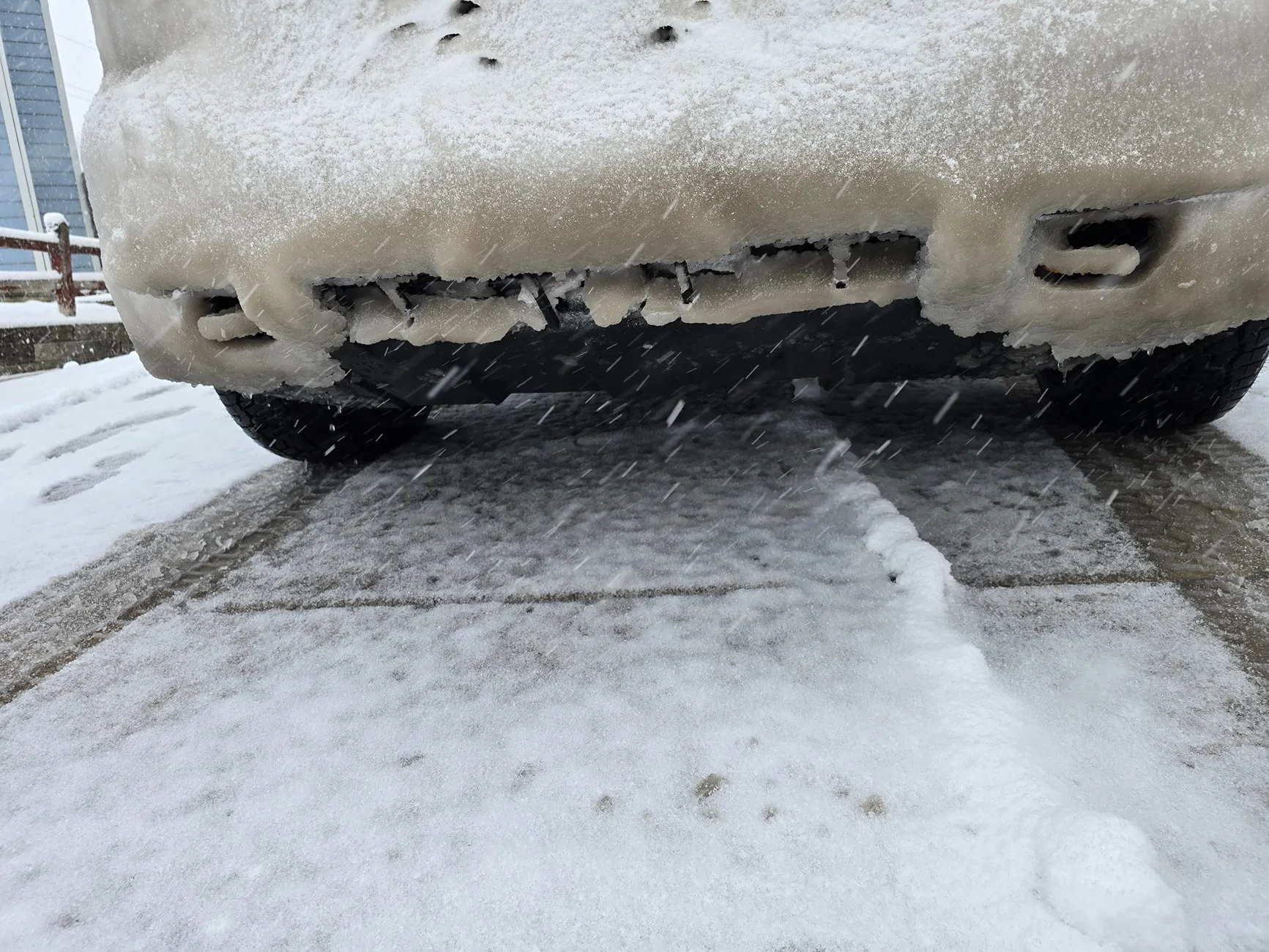Ford Maverick Snow Covered/caked front grille issues '24 Tremor 20260306_093732