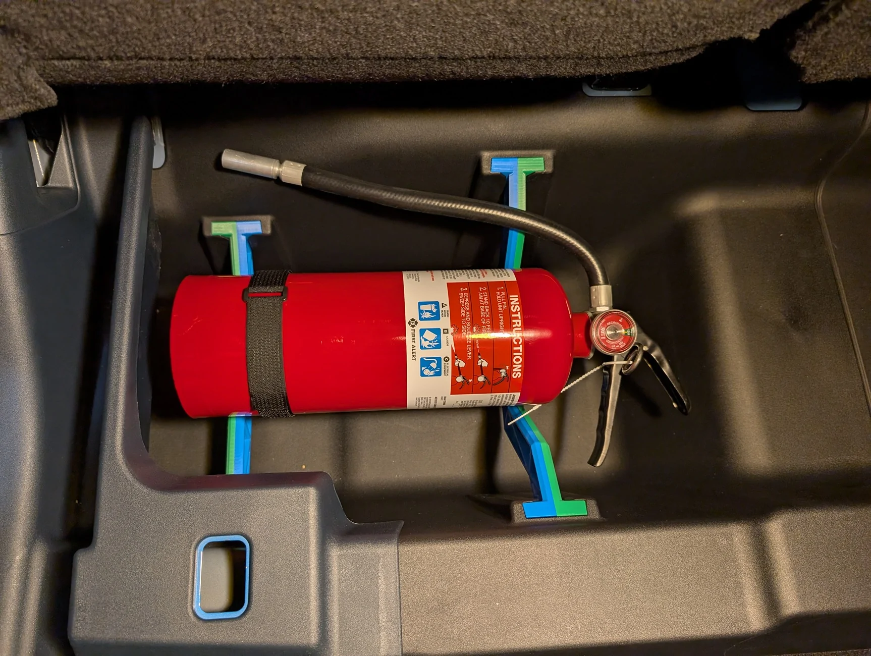 Ford Maverick Under seat fire extinguisher mount (FIT system) 1000001290