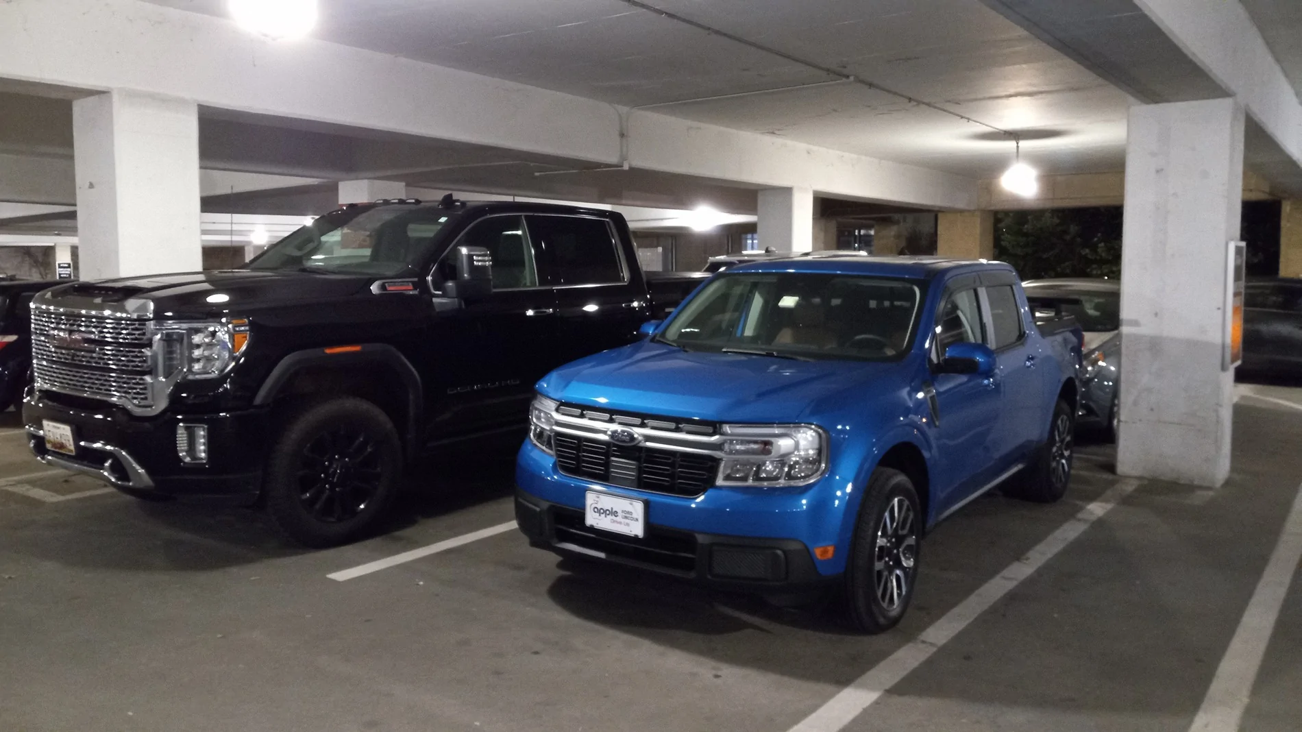 Ford Maverick Post your Maverick next to ridiculously large trucks - photos thread 20220219_195552
