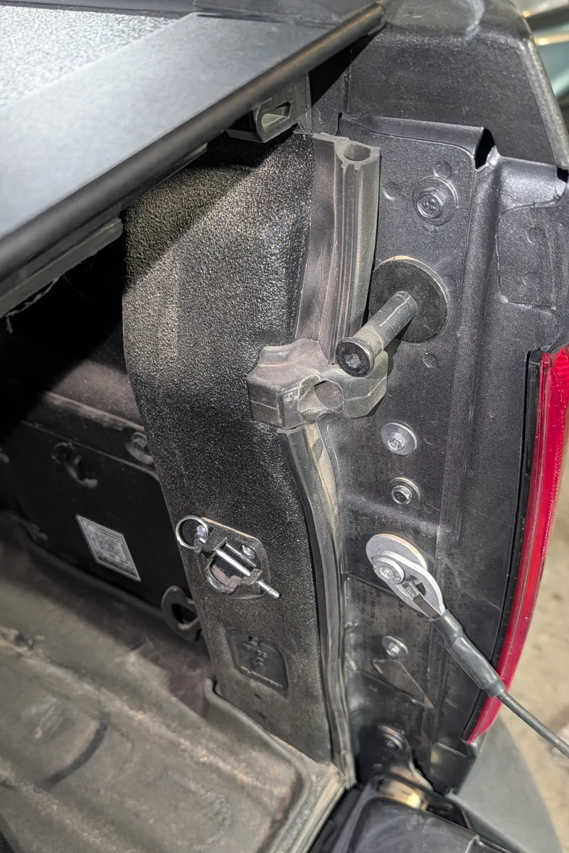 Ford Maverick Newbie questioning the low area between bed and rear window. Mav Tailgate Drain