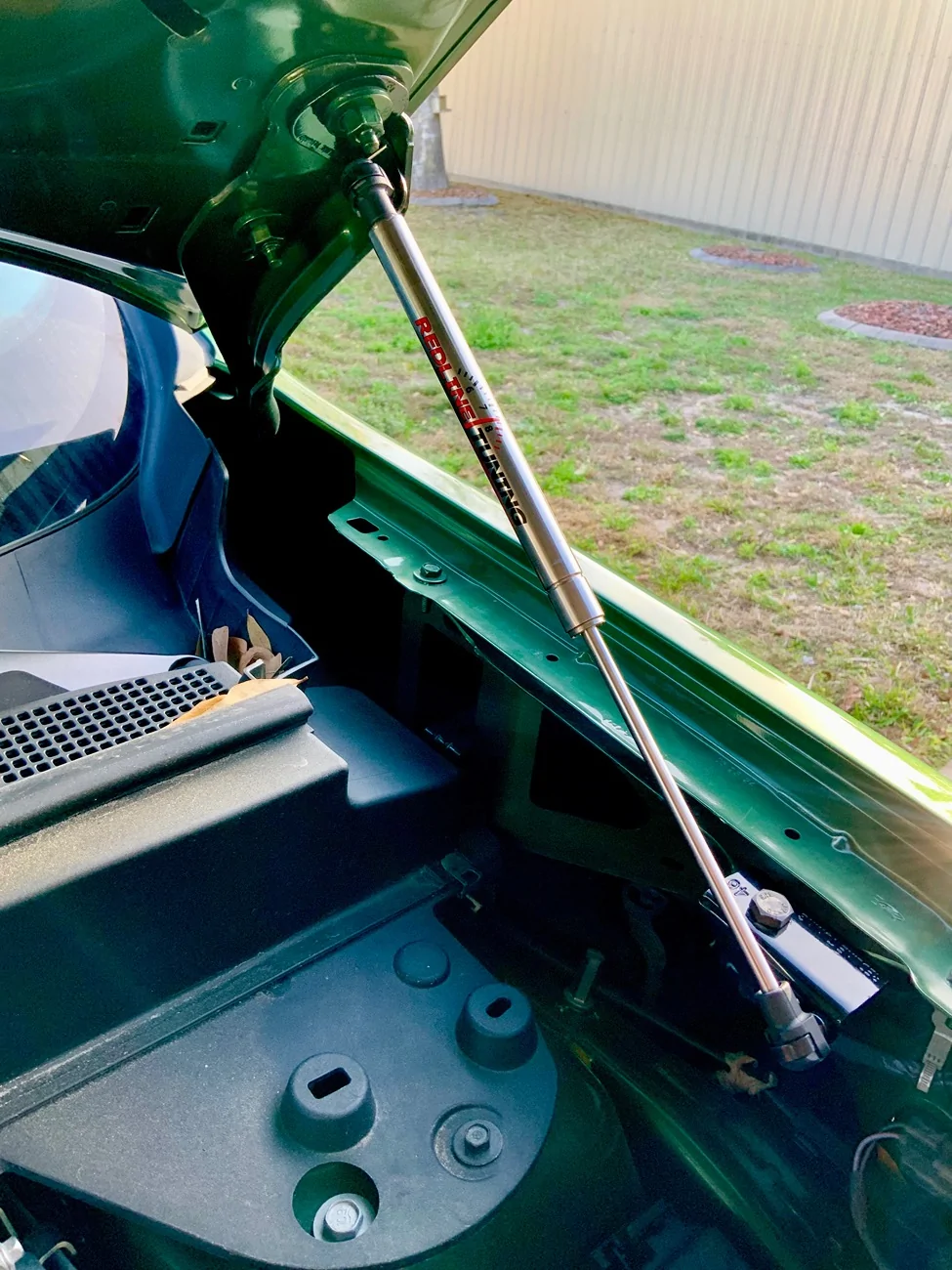 Ford Maverick Hood prop too short IMG_6543