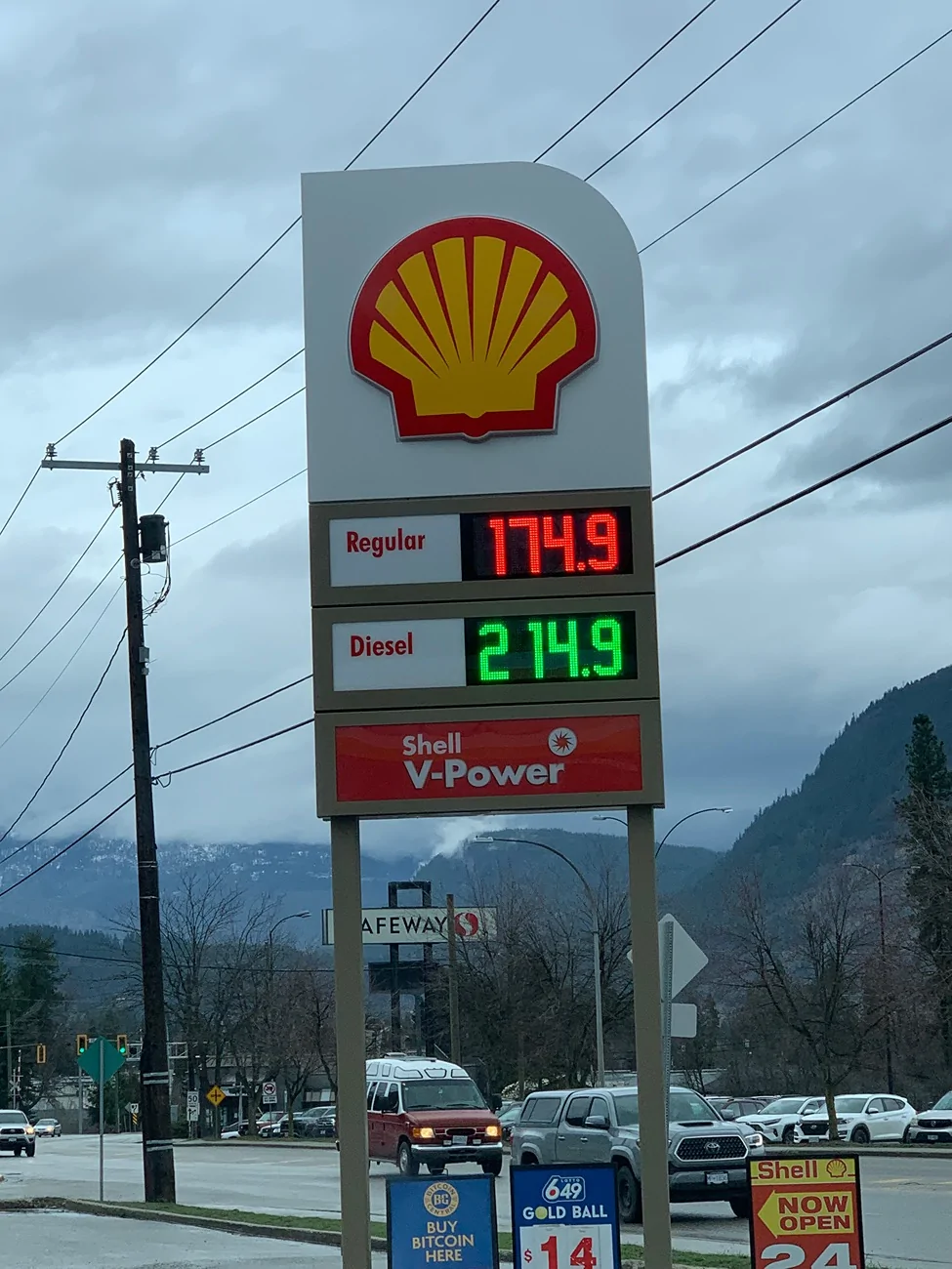 Ford Maverick Canadian price per Litre IMG_1158
