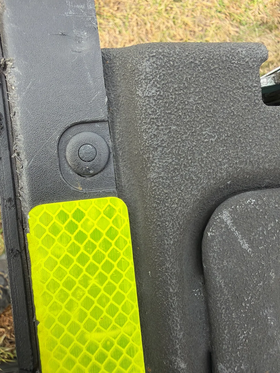 Ford Maverick Tailgate trim plastic rivets imag