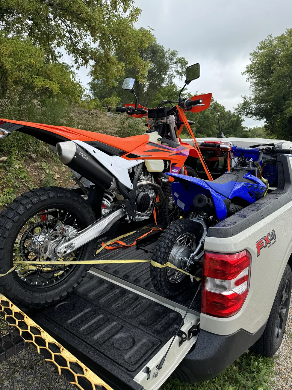 Ford Maverick Hauling My CR500 Dirt Bike in the Maverick Bed – Perfect Setup Honda Cr500R,