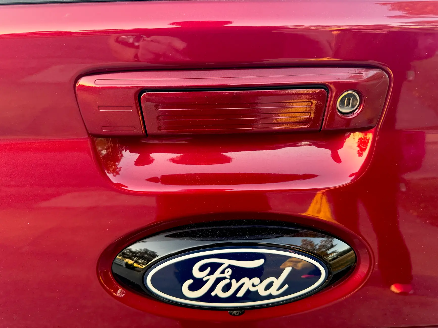 Ford Maverick Painted Tailgate Handle tempImageGJo9Gg