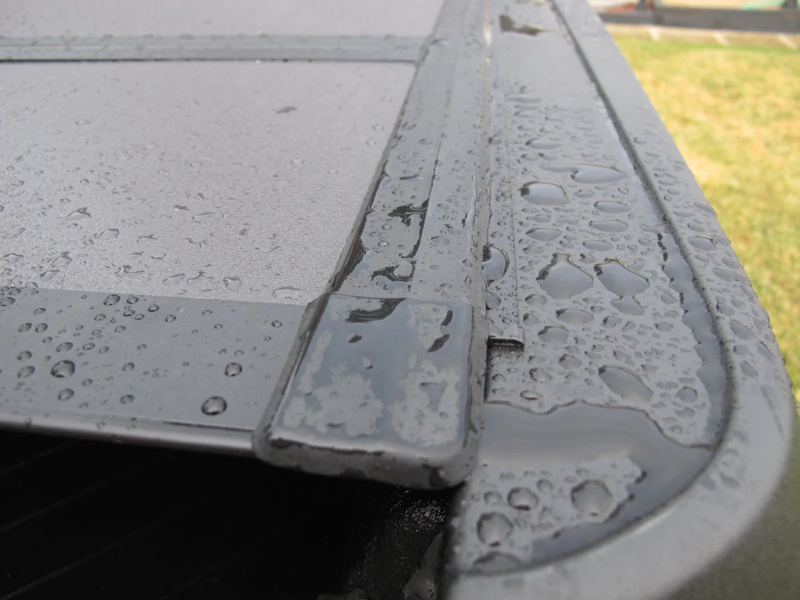 Ford Maverick Does the BAK MX4 Tri-Fold Require Rail Shims? BAK MX4 - Right Sid