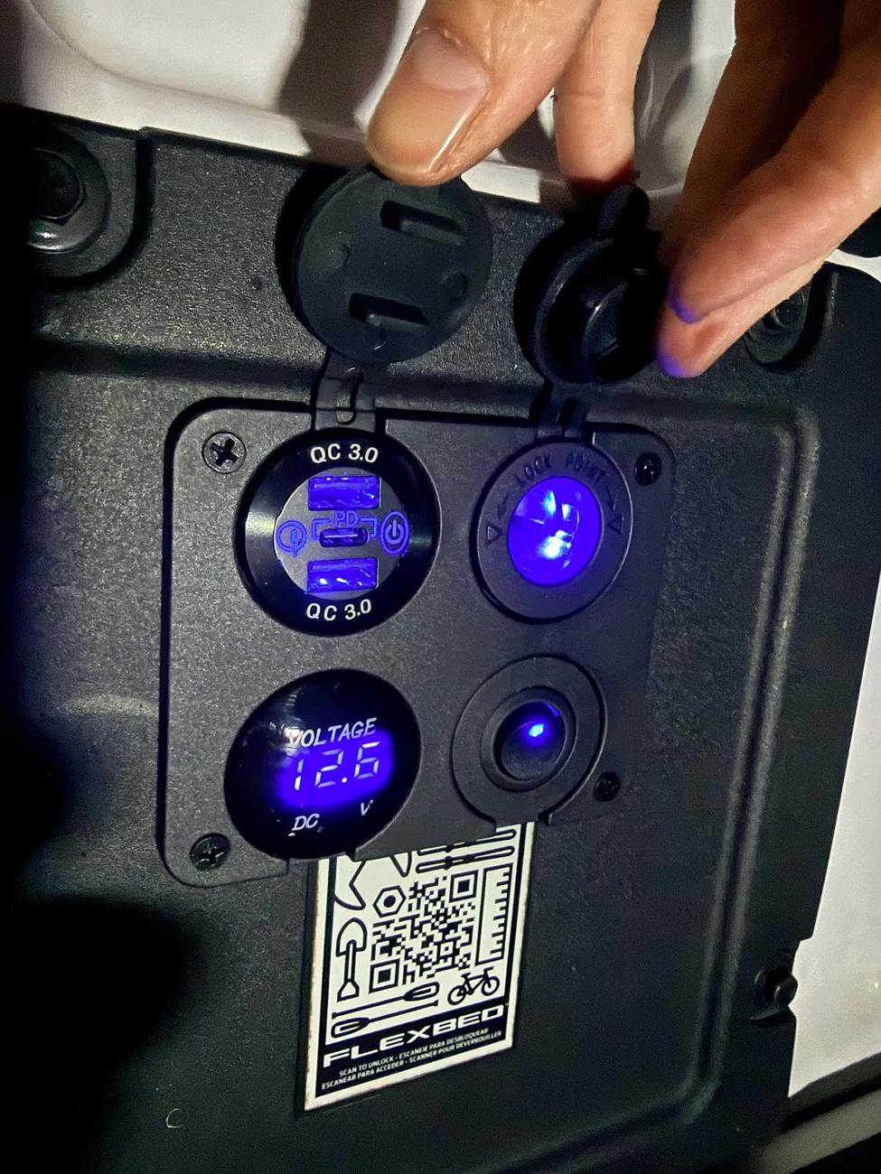 Ford Maverick Bed light plus USB ports and switches installed IMG_4619