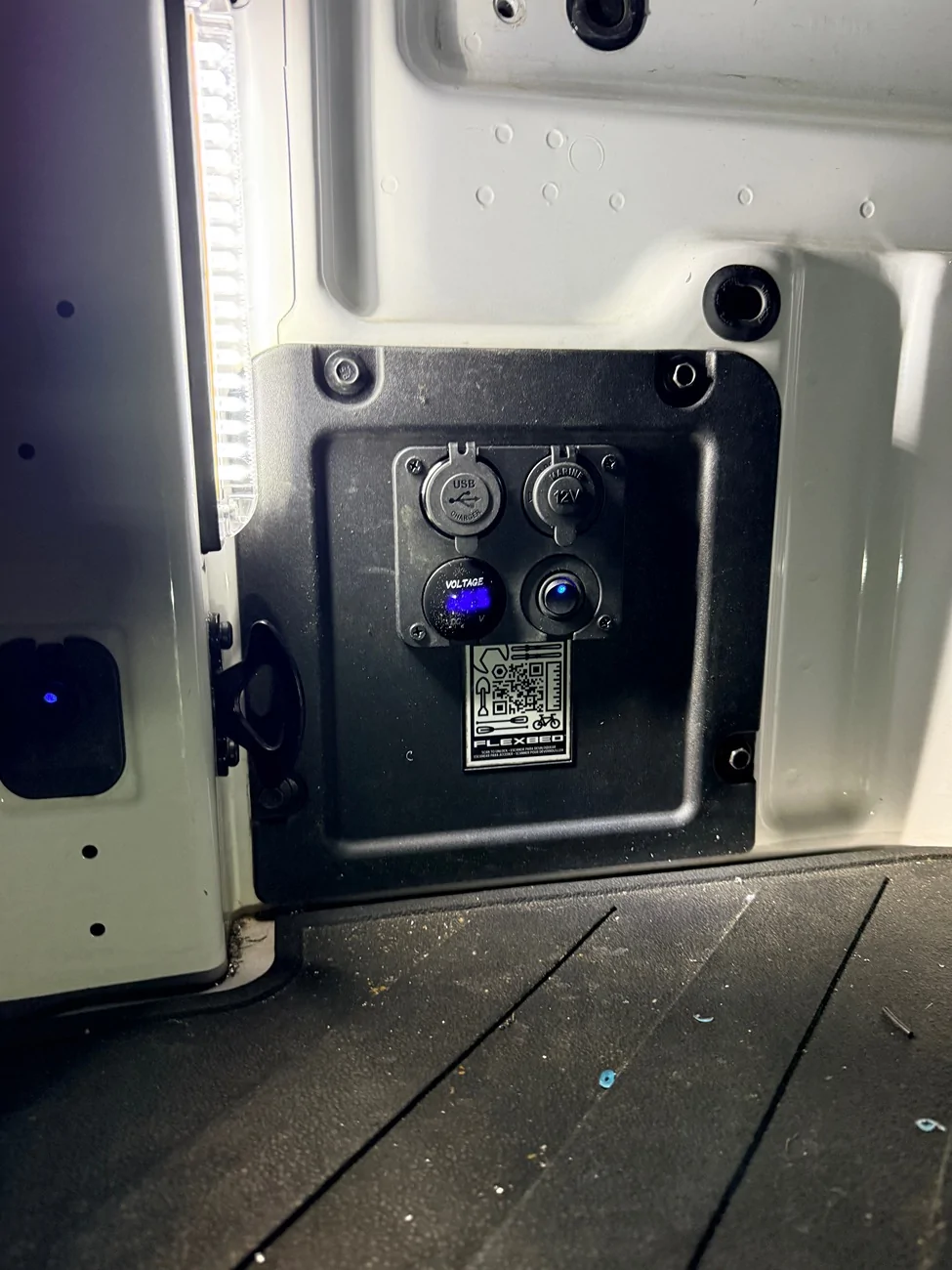Ford Maverick Bed light plus USB ports and switches installed IMG_4622