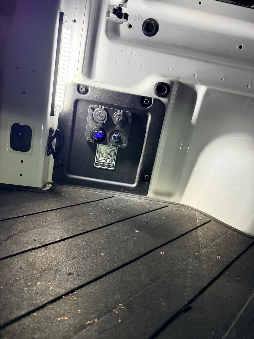 Ford Maverick Bed light plus USB ports and switches installed IMG_4623