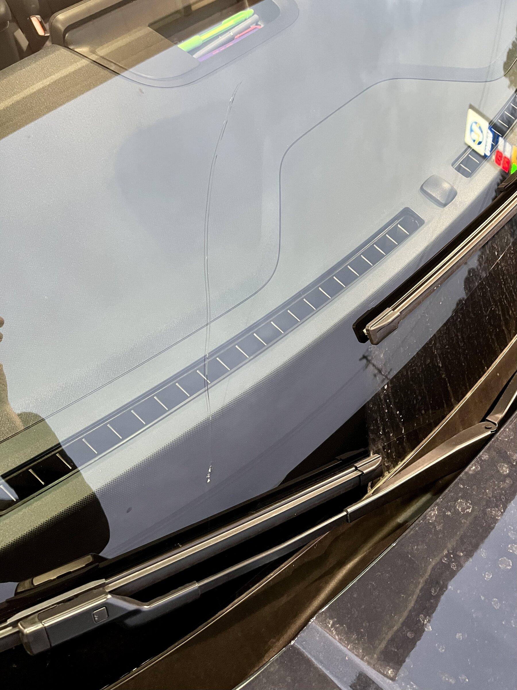 Ford Maverick Cracked windshield 91C8A6F0-9BE9-4B1F-9E92-A8D586083563