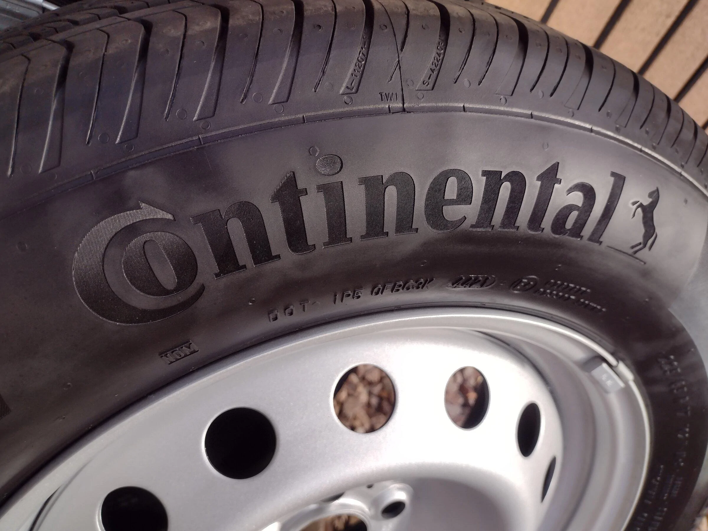 Ford Maverick $250 New set (4) XL Wheels & Tires. IMG_20211222_153334319