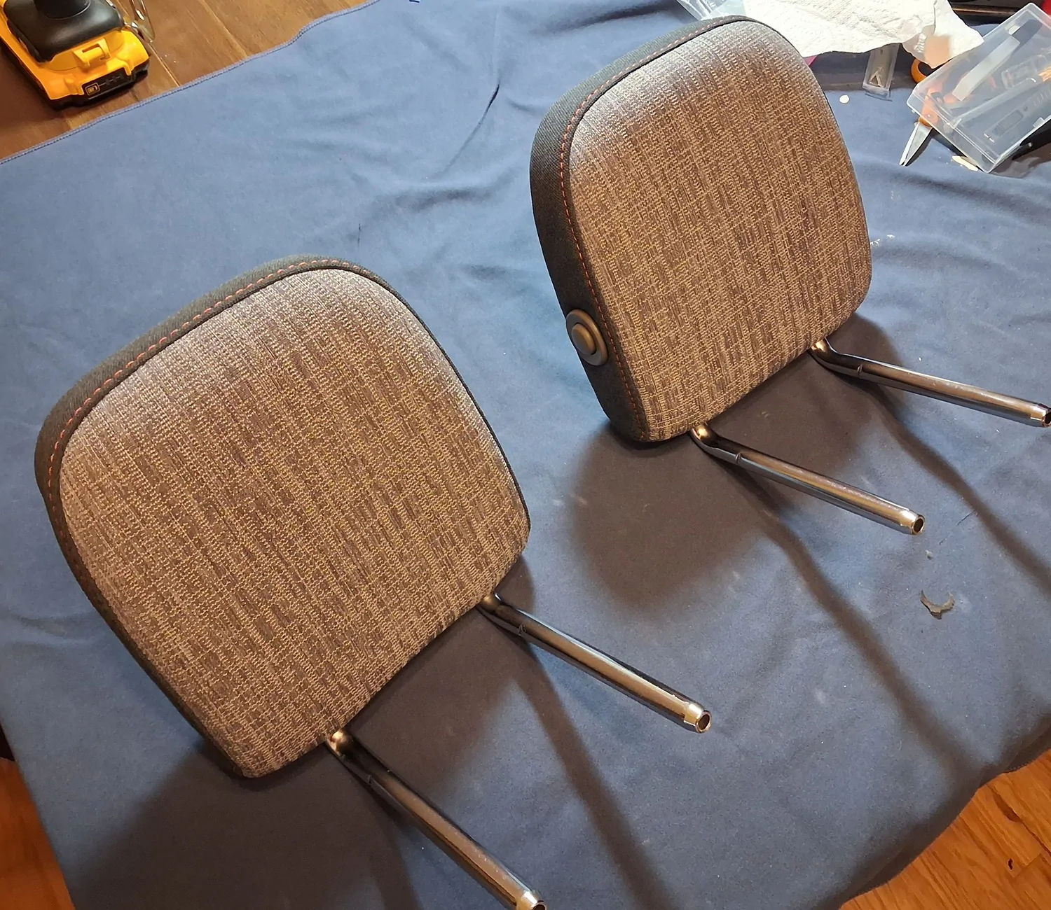 Ford Maverick Fold down rear headrests (from F-150) installed in 2024 XLT Navy Pier interior 360