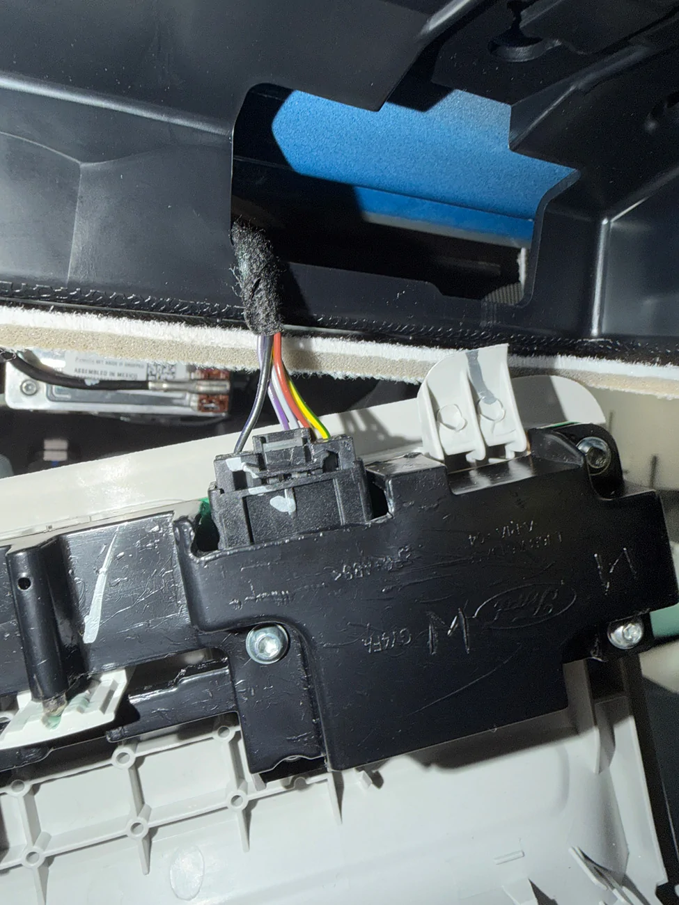 Ford Maverick Problem Installing Homelink Mirror Plug-N-Play IMG_0224