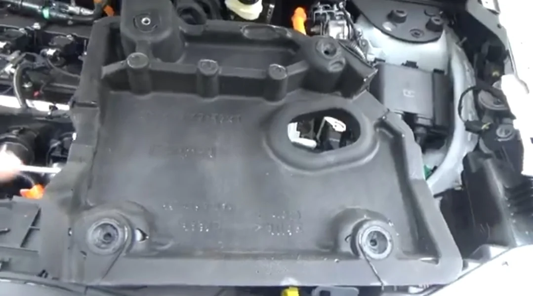 Ford Maverick engine cover 1776144558082-tg