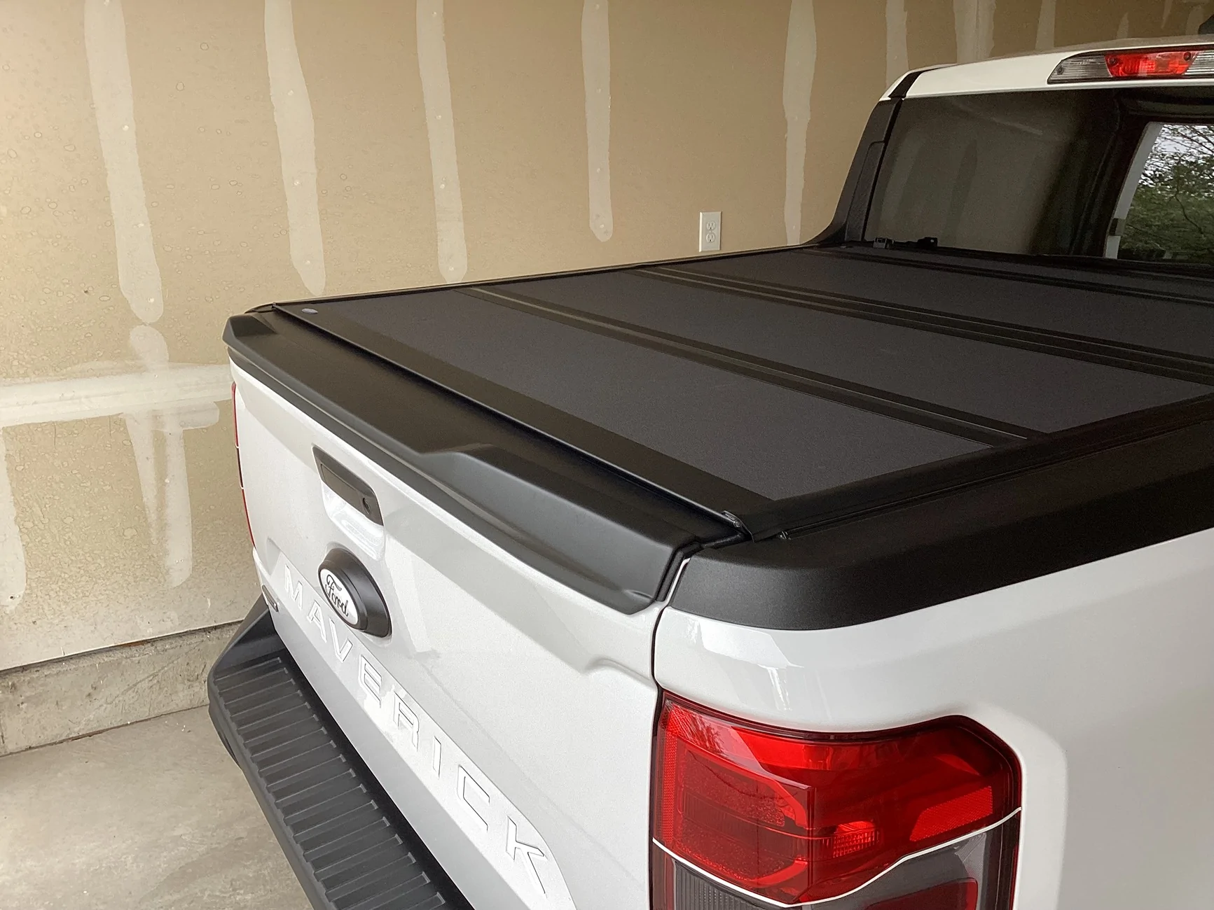 Ford Maverick Tailgate spoiler IMG_2234