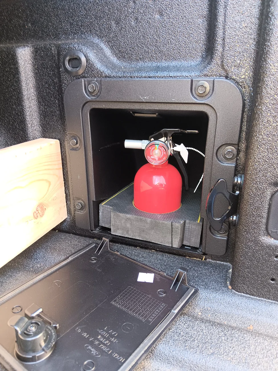 Ford Maverick Fire extinguisher 20240317_150910