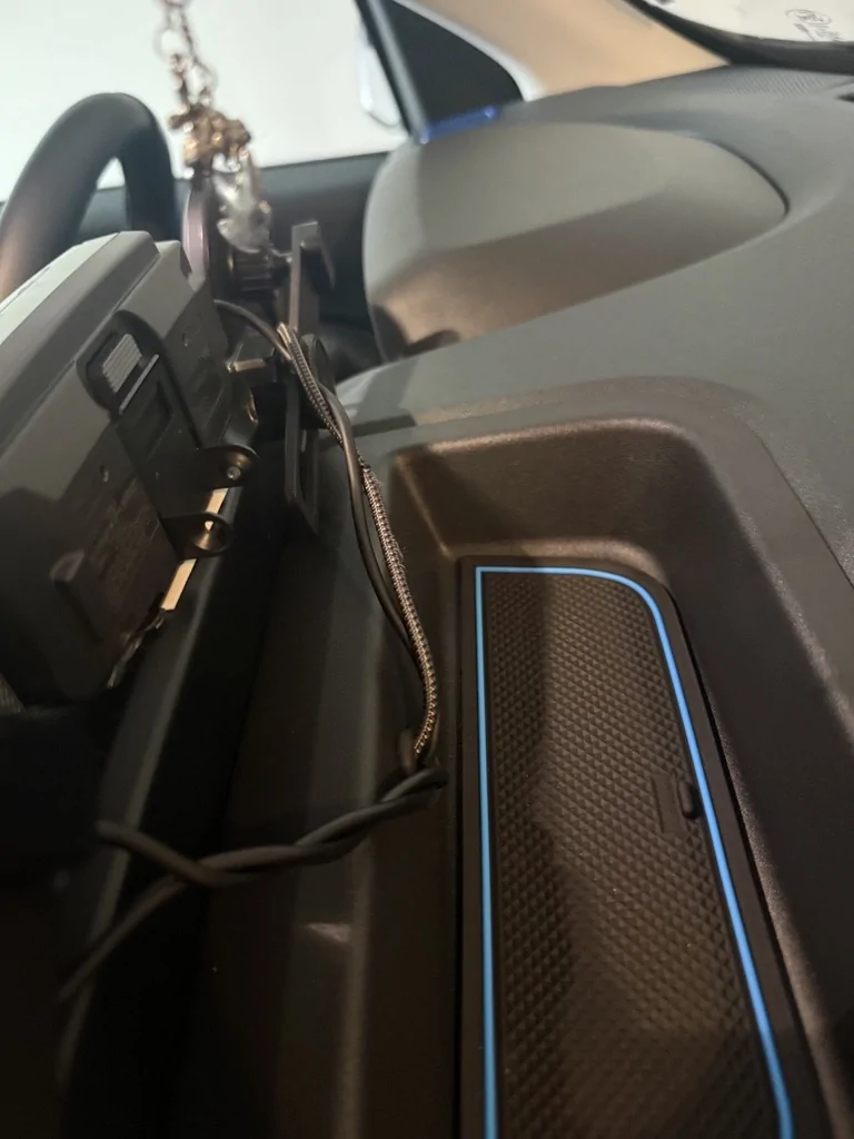 Ford Maverick Mounting a Yaesu FTM-500DR ham radio? Image (15)