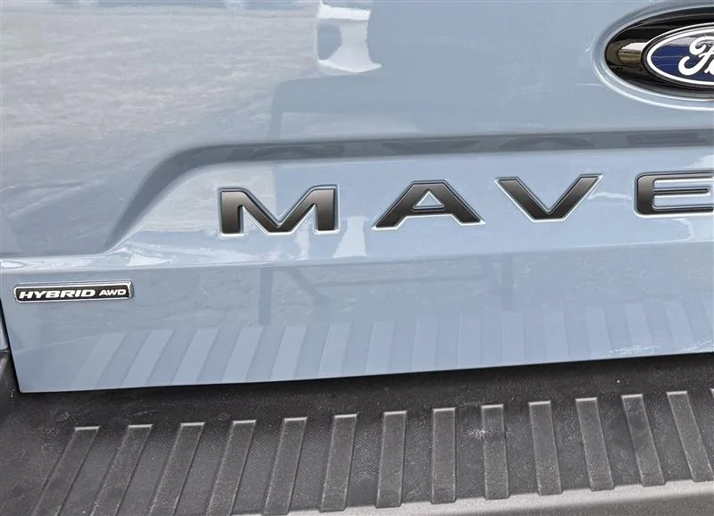 Ford Maverick Hybrid badge Image (14)