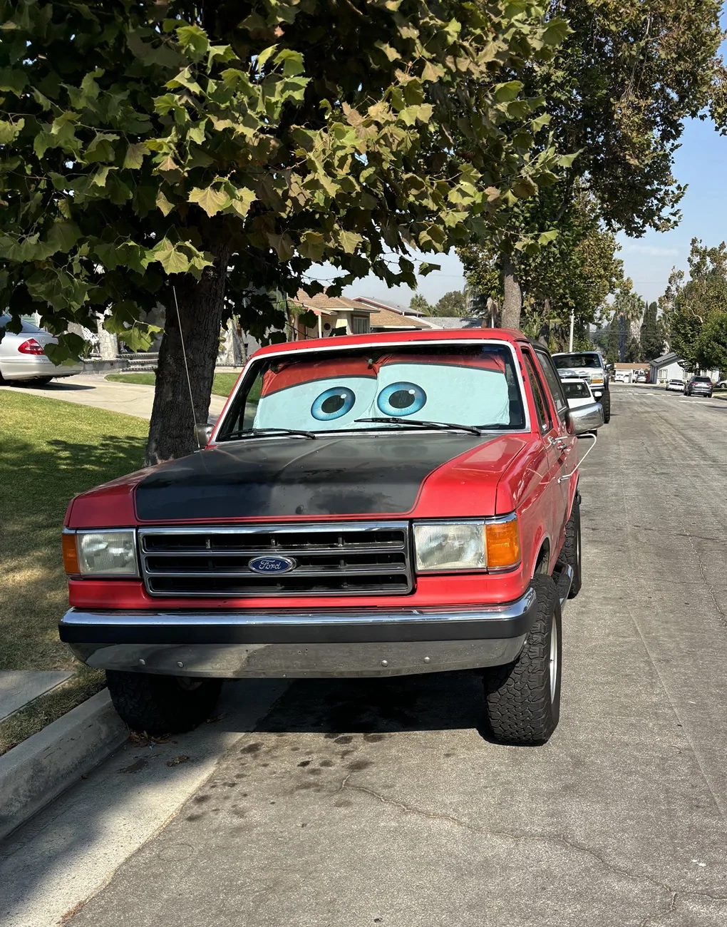 Ford Maverick Spotted this classic keeping its cool… 🕶️ 1777130105114-94
