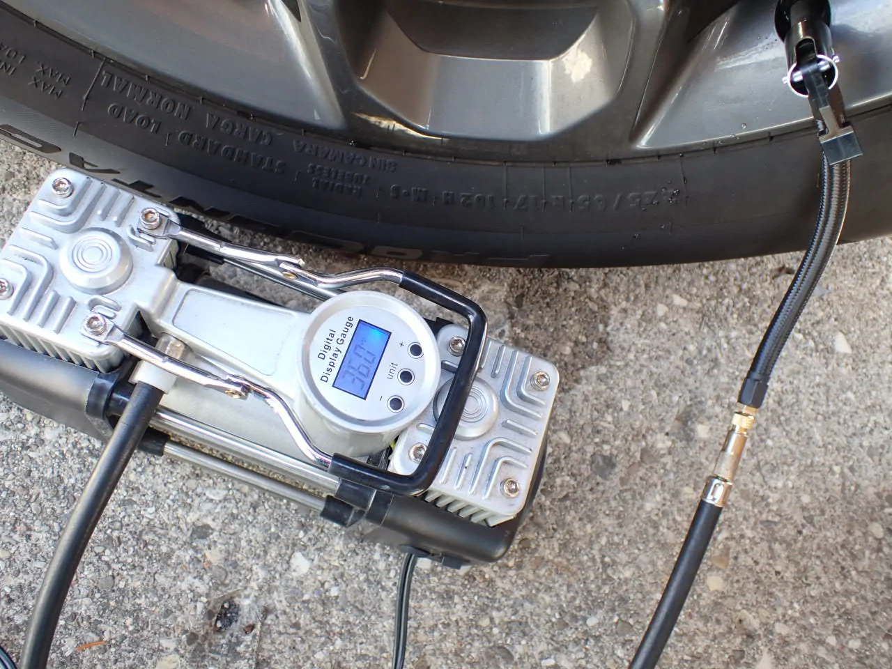 Ford Maverick [Quick Survey] Got a tire inflator? Tell us what's missing P4260011