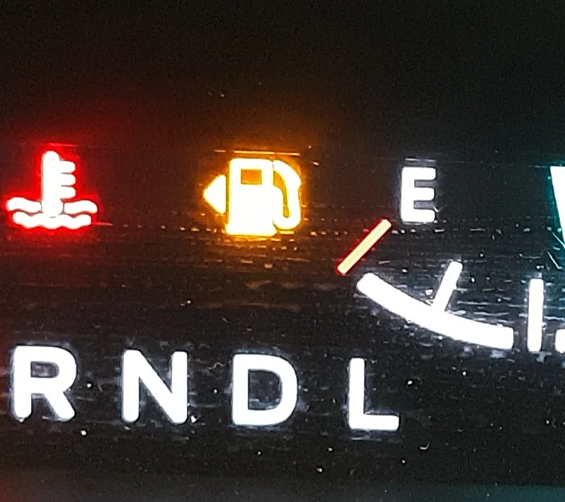 Ford Maverick My Gas Cap Side Indicator Arrow Blinks 20260502_121541