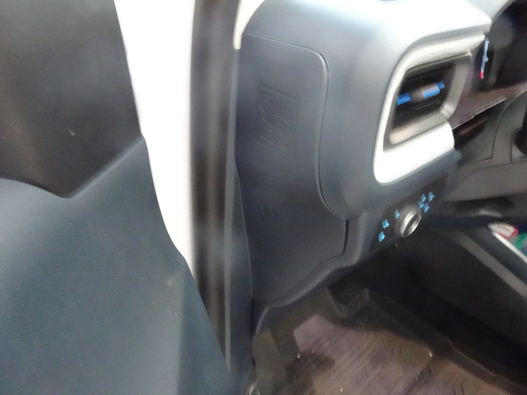 Ford Maverick Left Side Airbag Cover Left Side Panel Cover