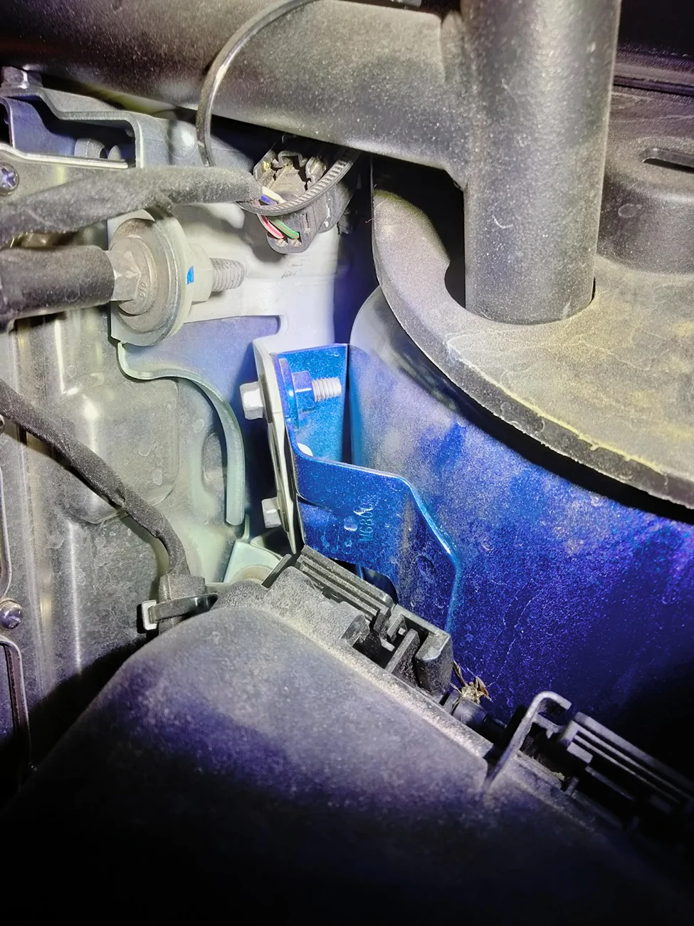 Ford Maverick electrical connector. IMG20260508185257