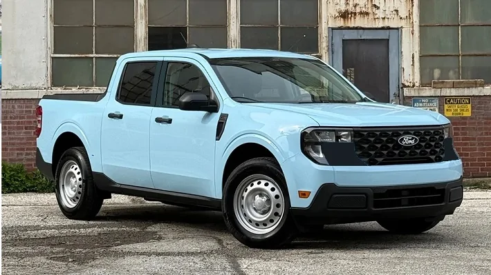 Ford Maverick New owner: ‘26 in *that* color Ford Blue mod