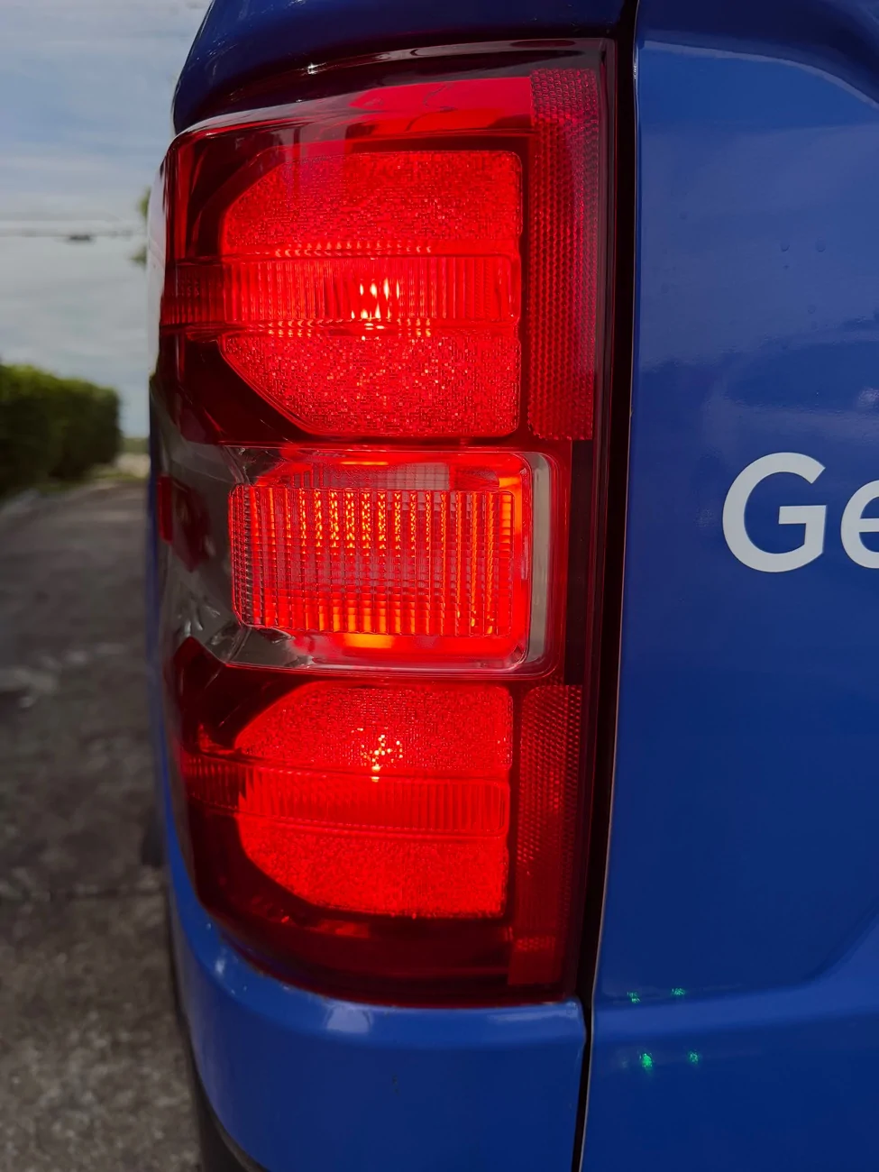 Ford Maverick Tailgate lights recommendation? IMG_9122