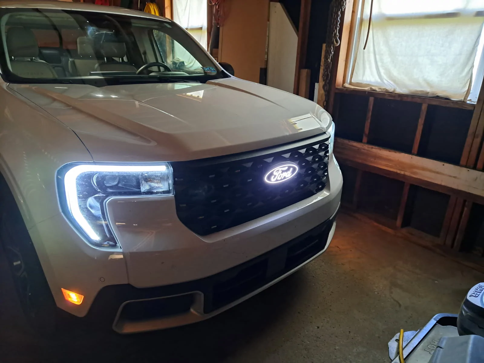 Ford Maverick My Addition: Illuminated light up Ford emblem in grill 1000008497