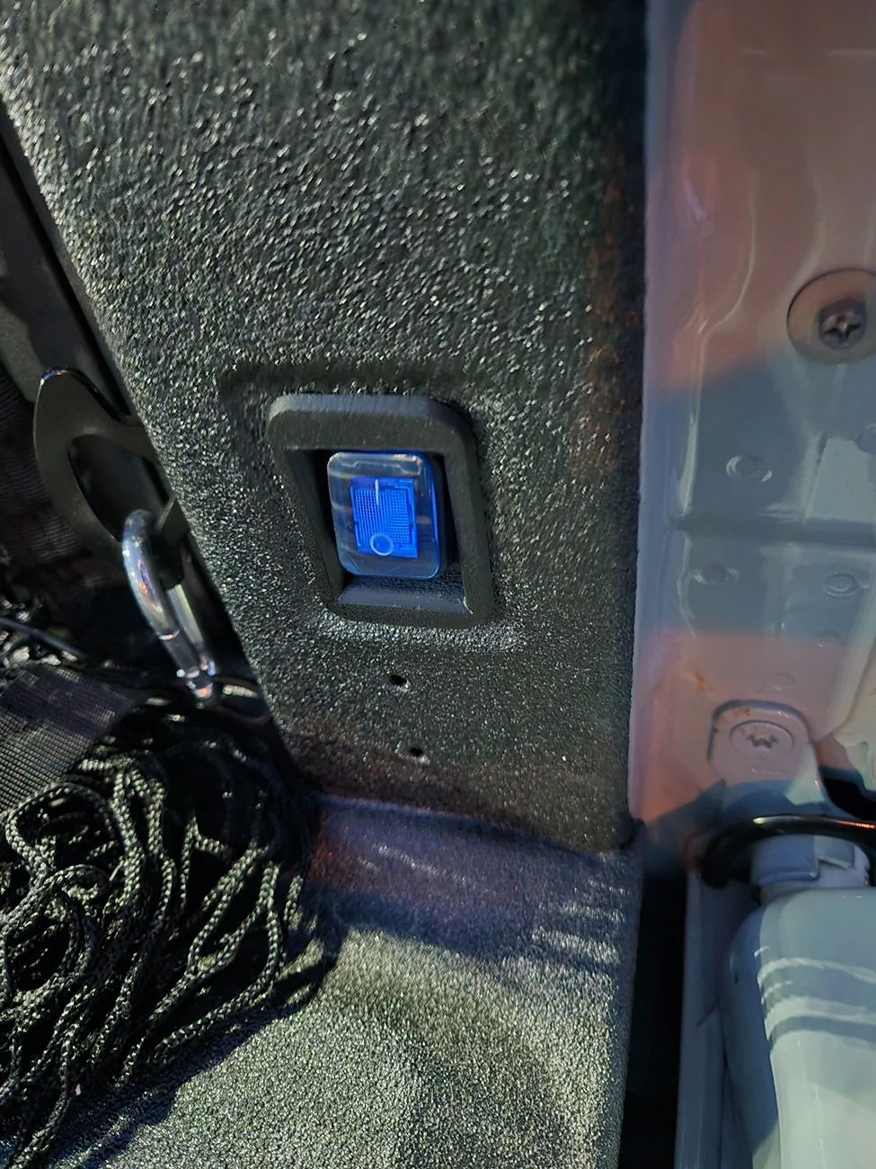 Ford Maverick What have those with bed lighting done? (22 XL) 20250526_205034