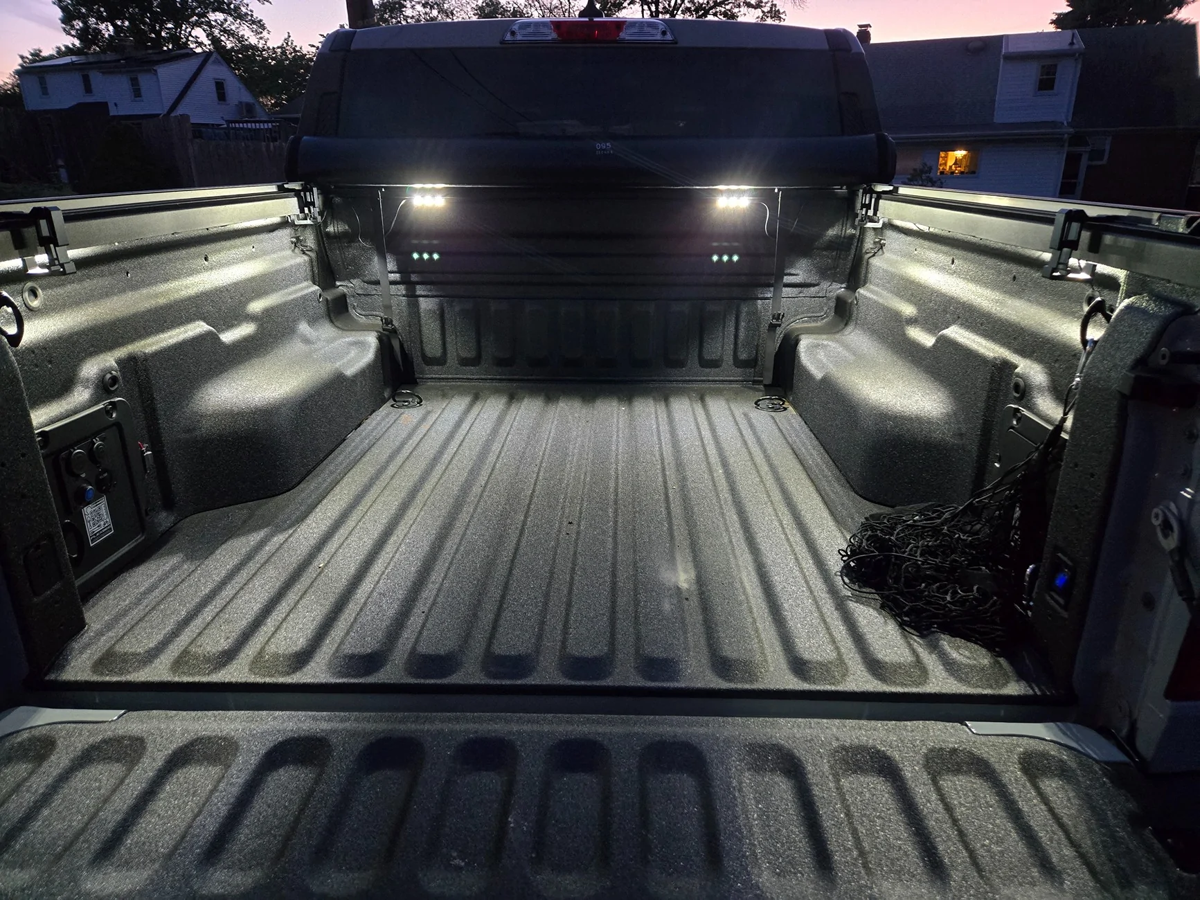 Ford Maverick What have those with bed lighting done? (22 XL) 20250526_205028