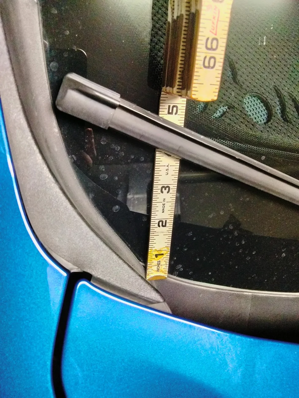 Ford Maverick Is this how everybody's passenger wiper rests. IMG20260525165953