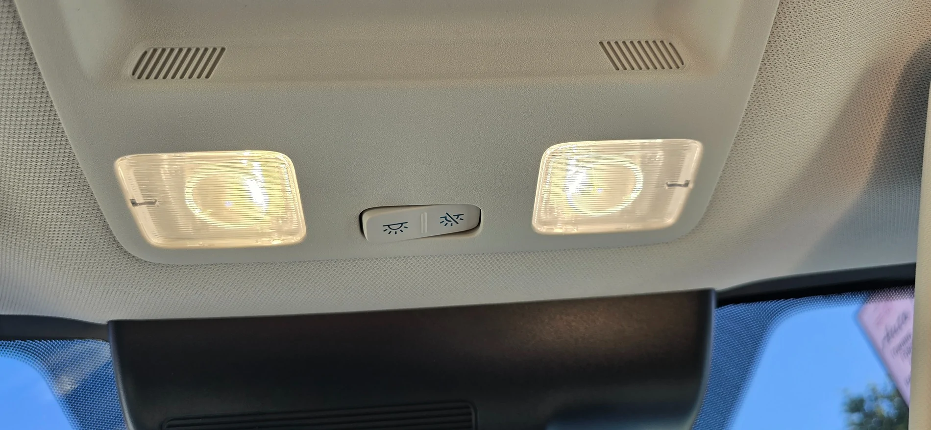 Ford Maverick My dome light randomly lights even when the switch is off 20260524_183305