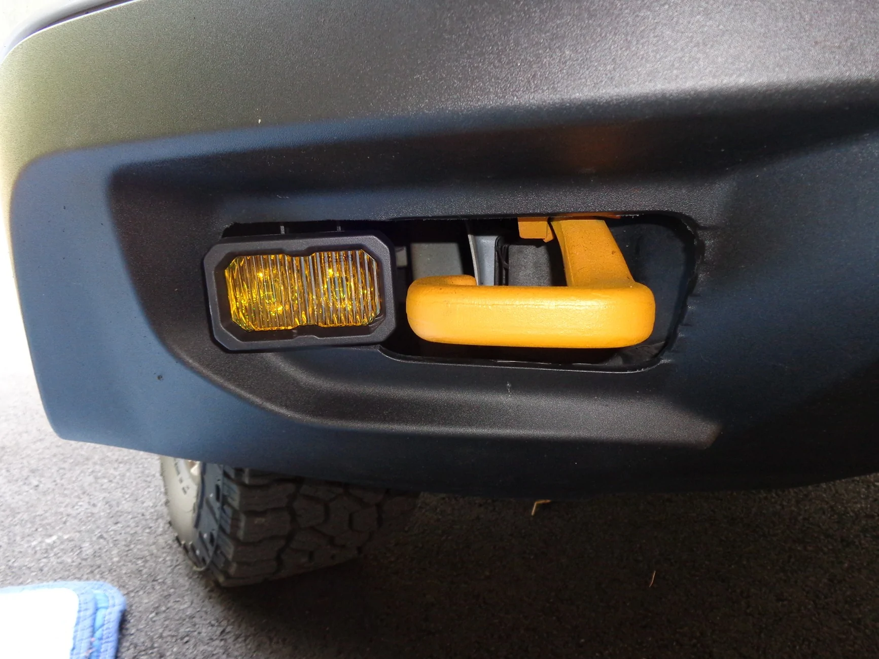 Ford Maverick Fog lights DSC00746