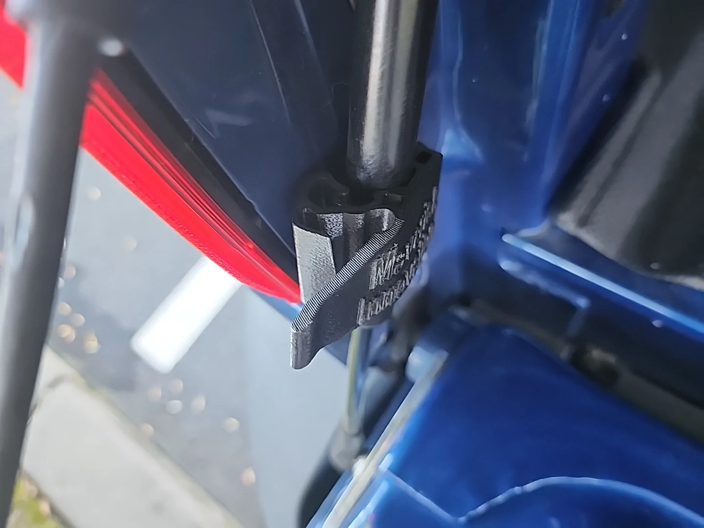 Ford Maverick Tailgate Assist Strut - Binding with the tailgate cable IMG_20260610_114006