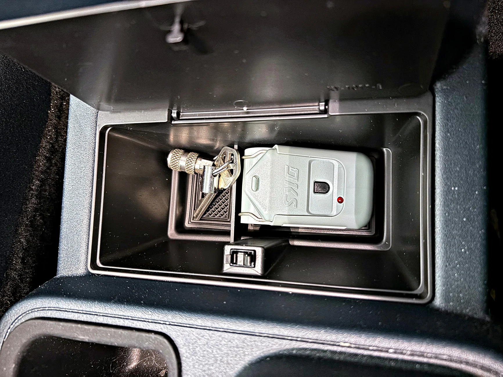 Ford Maverick Couple of storage trays / Box for interior added IMG_2908