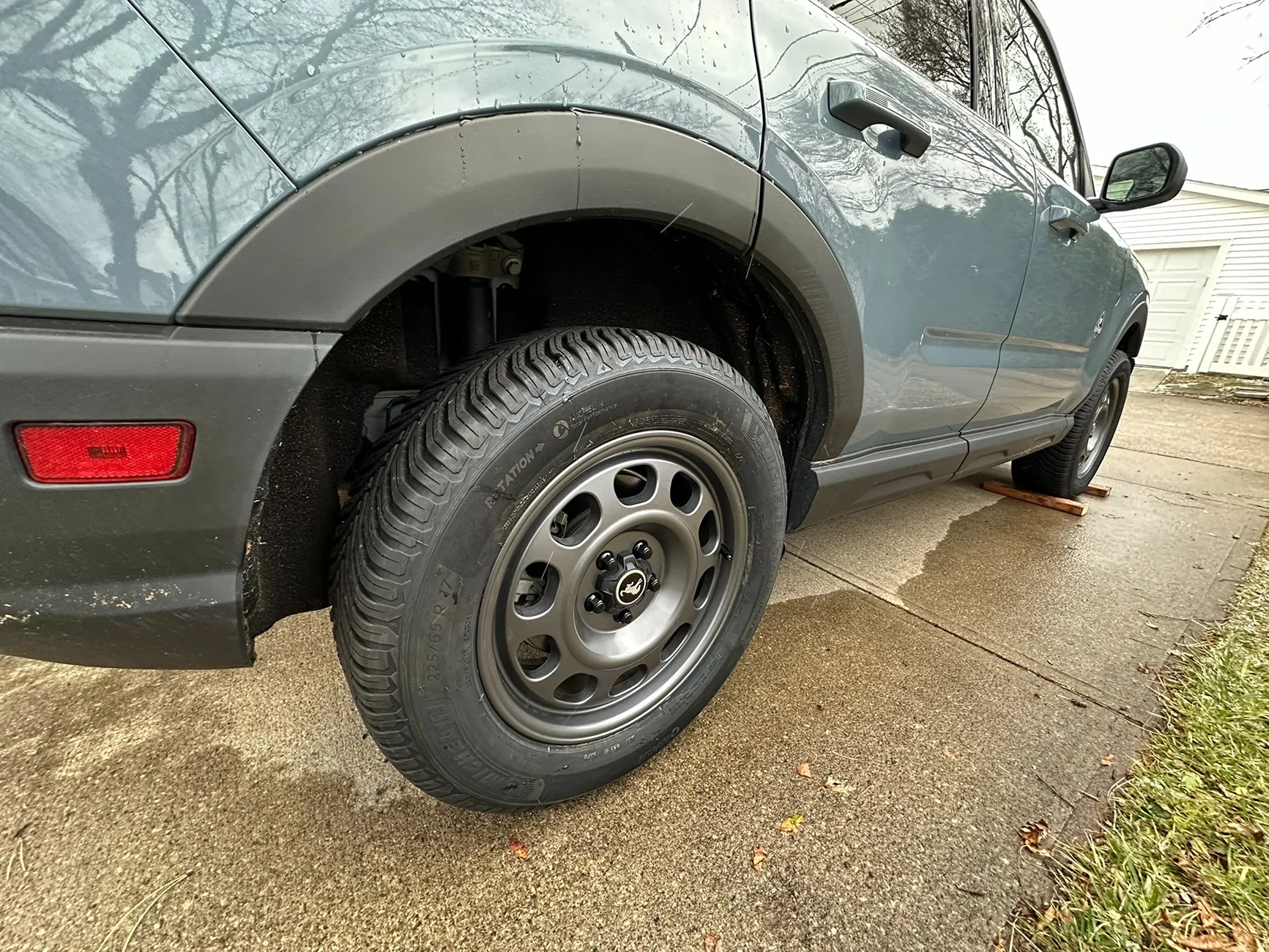 Ford Maverick Factory Tires Sizes & Wheels Specs For 2022 Maverick: Width, Offset, Bolt Pattern, Center Bore, Thread Size, Weight IMG_0495