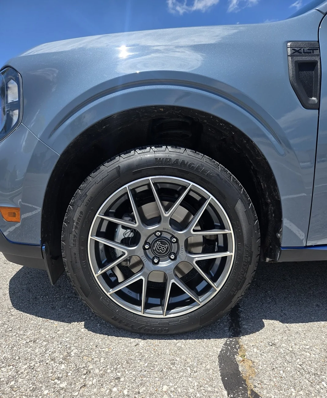 Ford Maverick 19" Black wheels out, new wheels in 20260617_140048