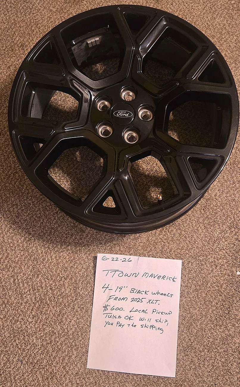 Ford Maverick 2025 19" Black BAP XLT wheels. $600 20260622_164343