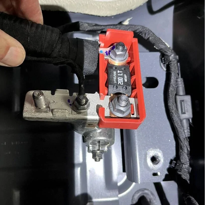 Ford Maverick Help connecting accessory power to battery under seat in the hybrid please Maverick 12V DC Bus at Battery