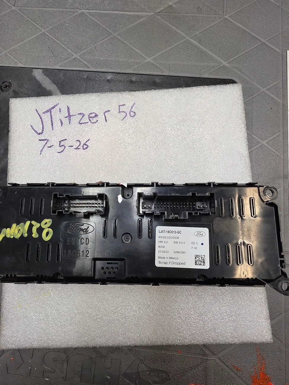 Ford Maverick Dual zone HVAC control with readouts 20260705_000149