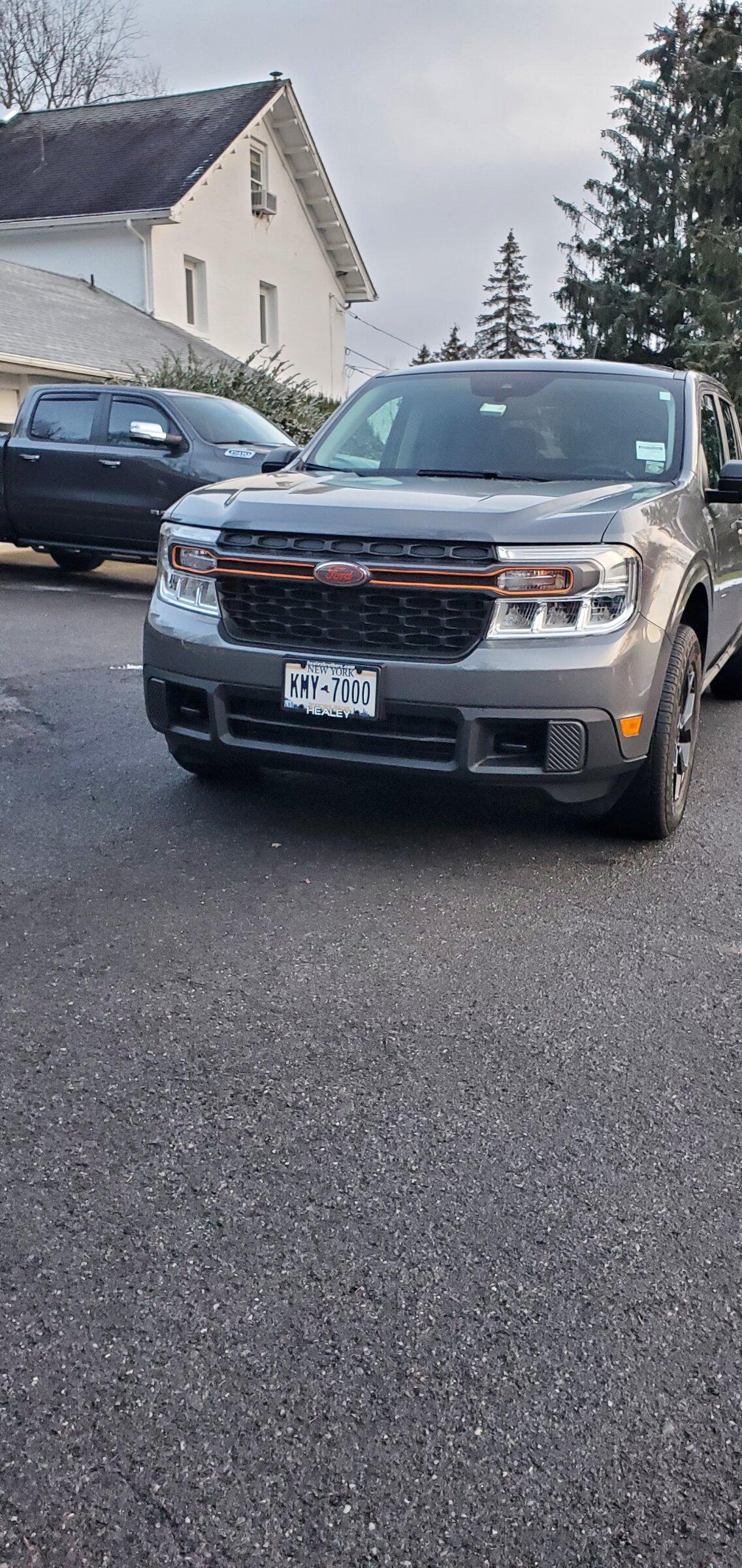 Ford Maverick Anyone have the dark gray color 20211224_161035