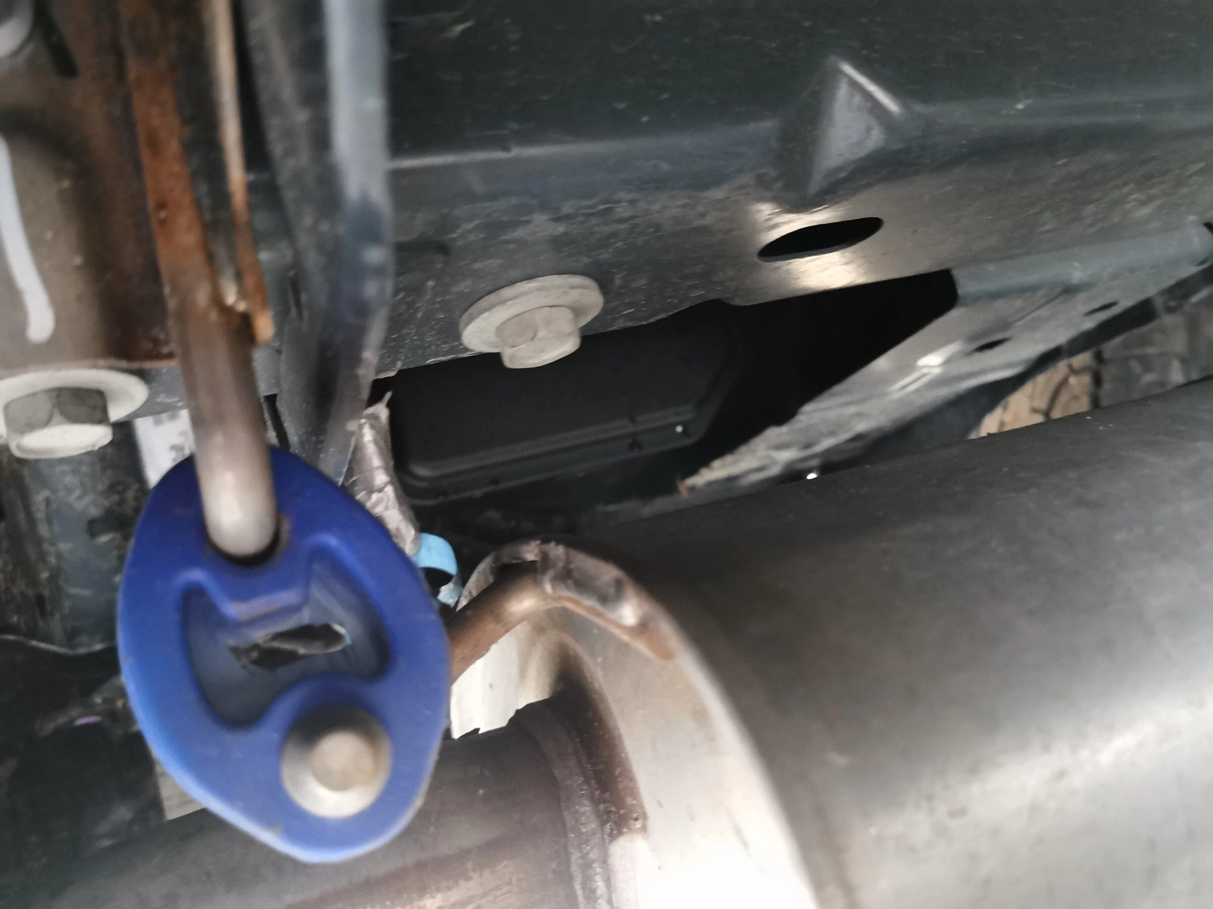 Ford Maverick Taillight seals seeping / leaking road grime ? IMG_20211223_145506