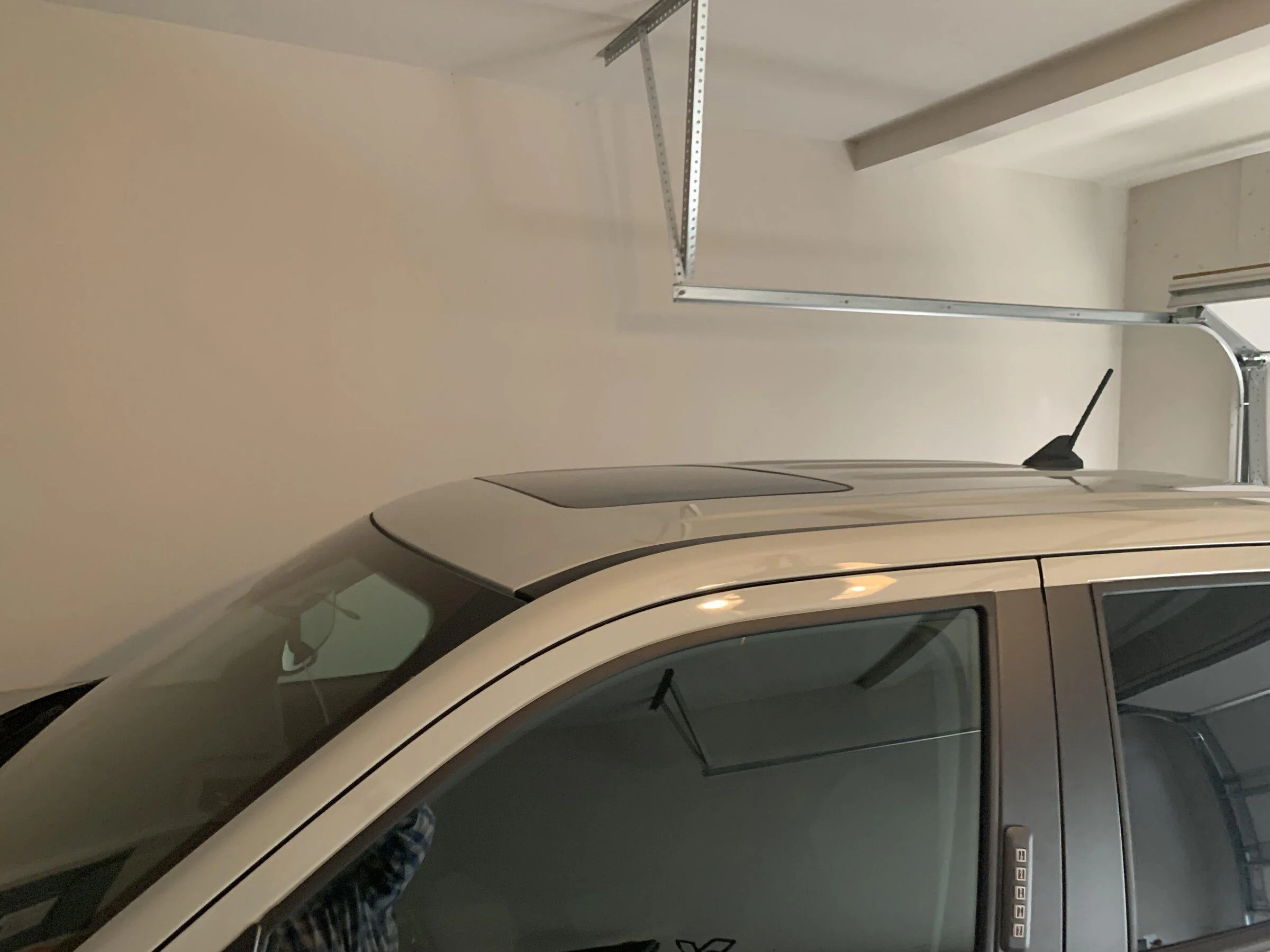 Ford Maverick Photos of Vented Moonroof/Sunroof? IMG_0337