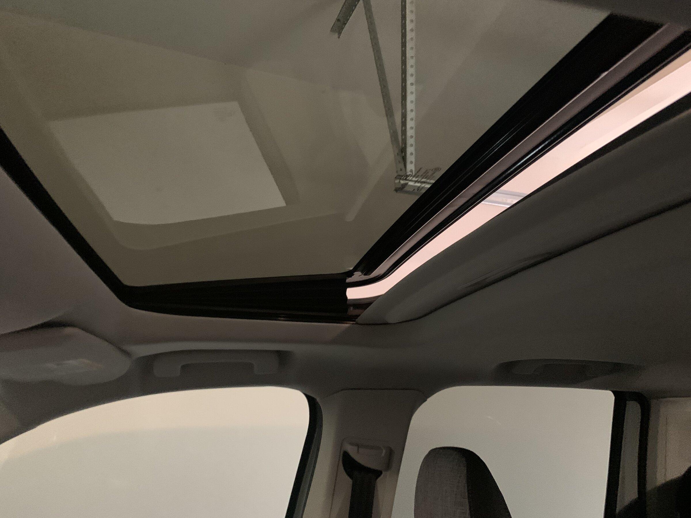 Ford Maverick Photos of Vented Moonroof/Sunroof? IMG_0339